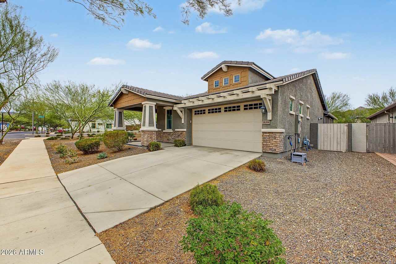 20398 W Elm Dr - Photo 2 of 30