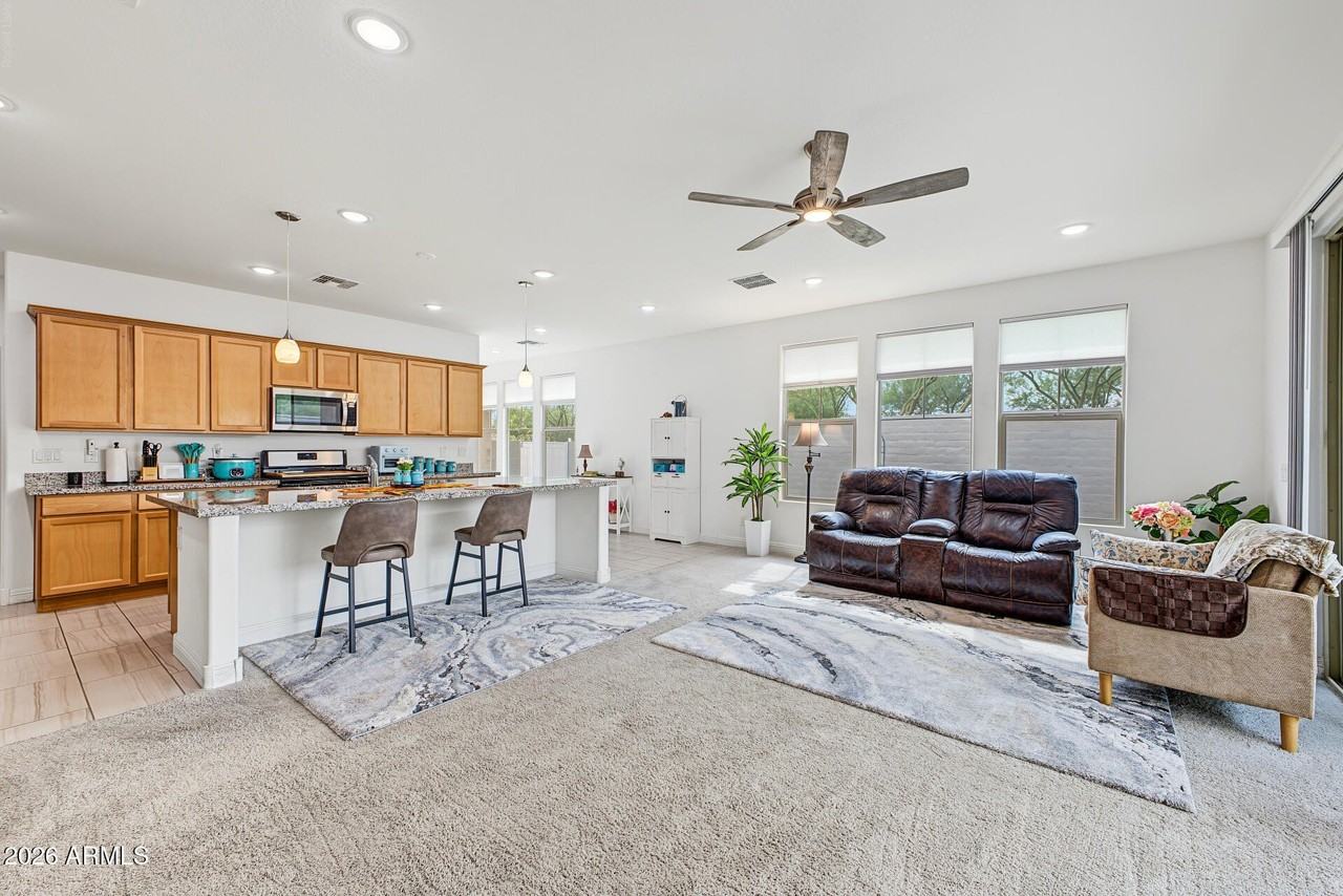 20398 W Elm Dr - Photo 6 of 30
