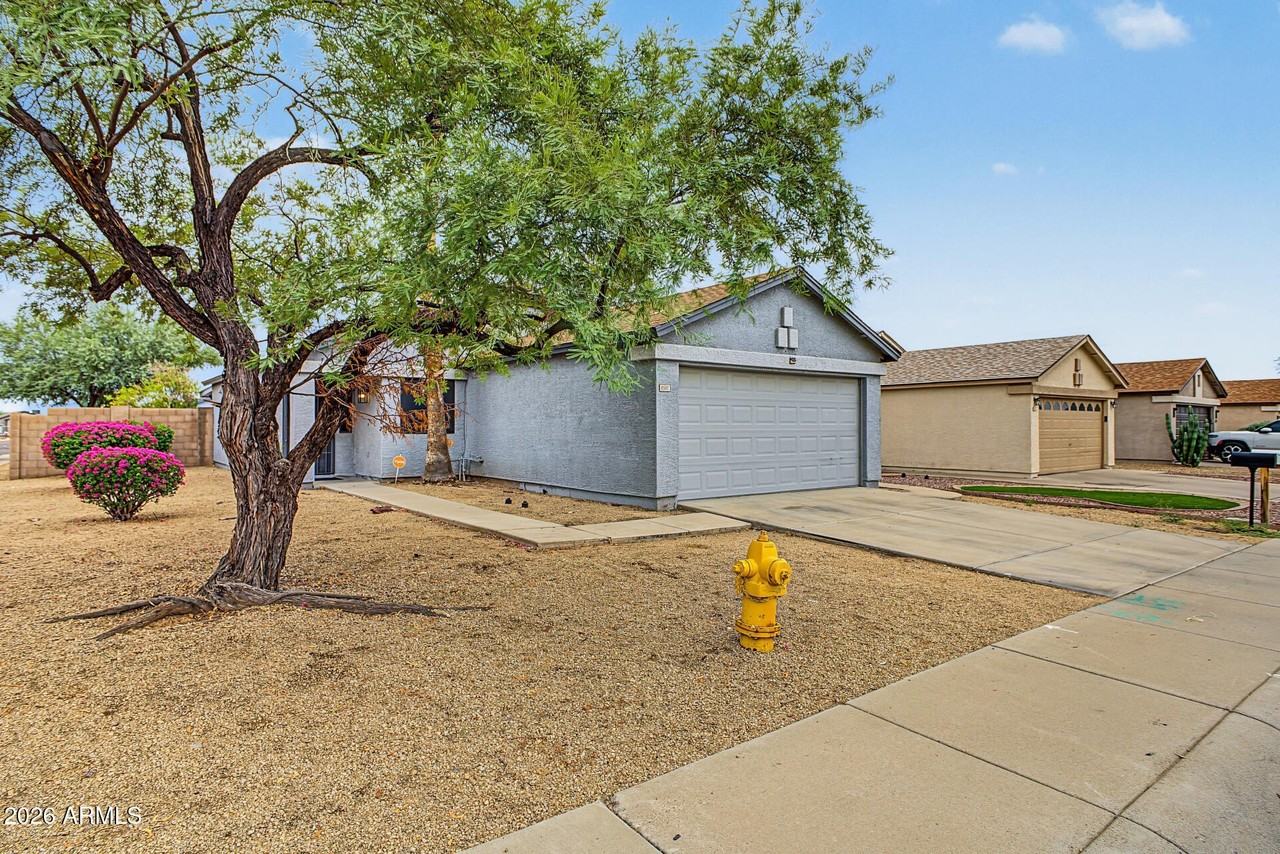 8507 W College Dr - Photo 3 of 31