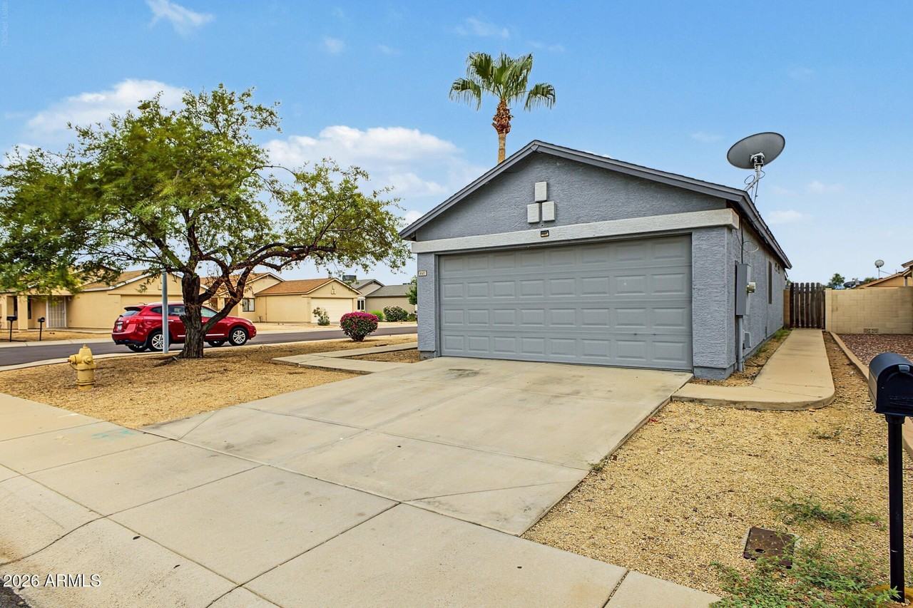 8507 W College Dr - Photo 5 of 31
