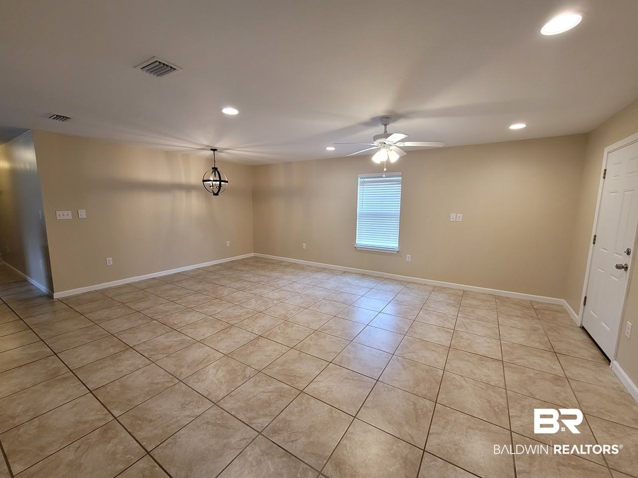 15130 Marem Dr - Photo 2 of 8