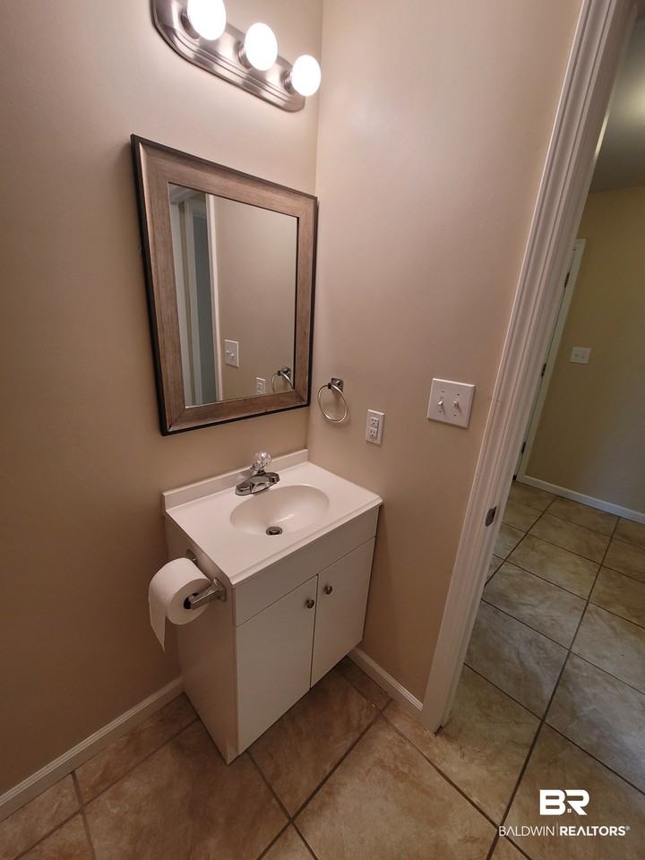 15130 Marem Dr - Photo 6 of 8