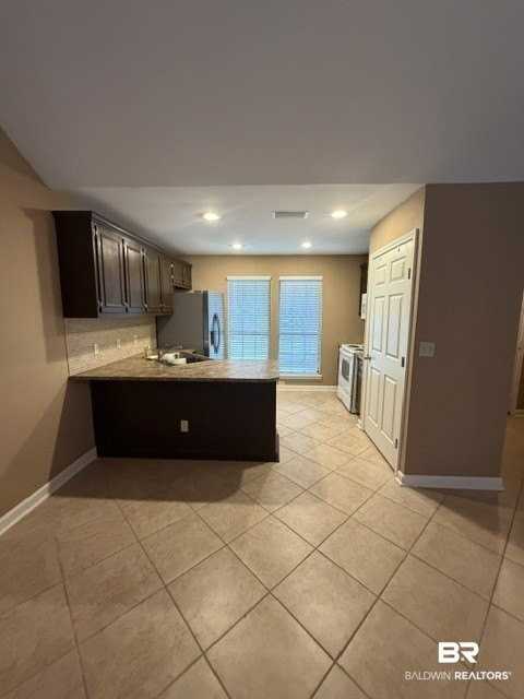 389 Clubhouse Dr #HH3 - Photo 6 of 11