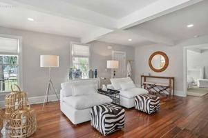 featured image of 606 Carteret St #1