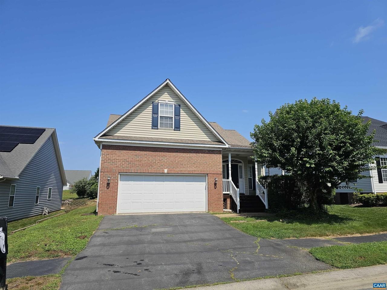 134 Deerwood Dr - Photo 2 of 24