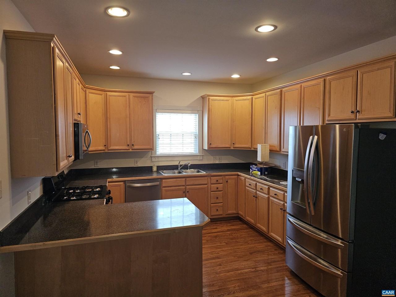 134 Deerwood Dr - Photo 5 of 24