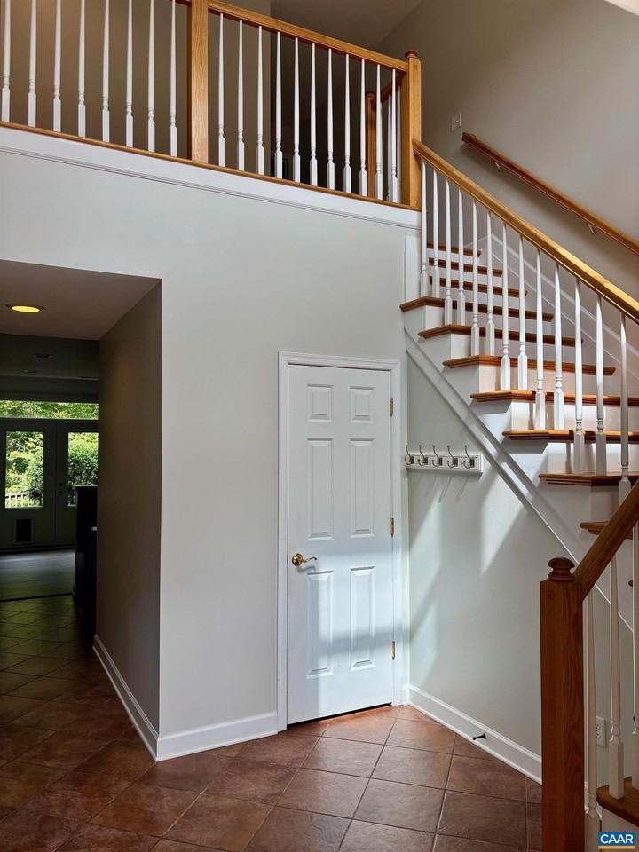 1270 Chatham Rdg - Photo 2 of 19