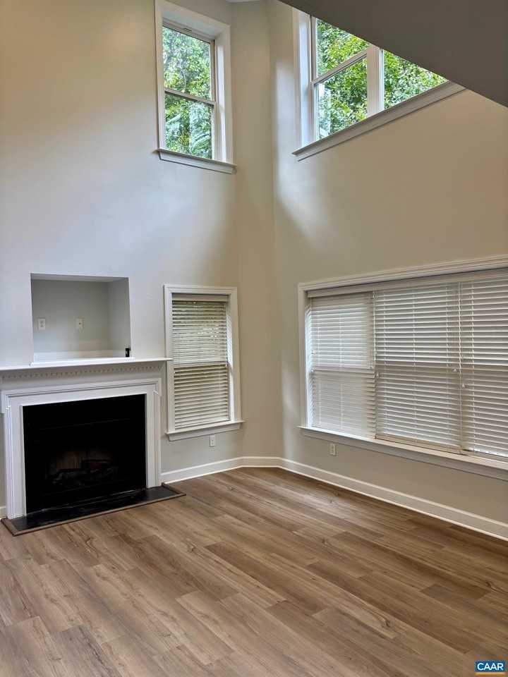 1270 Chatham Rdg - Photo 3 of 19