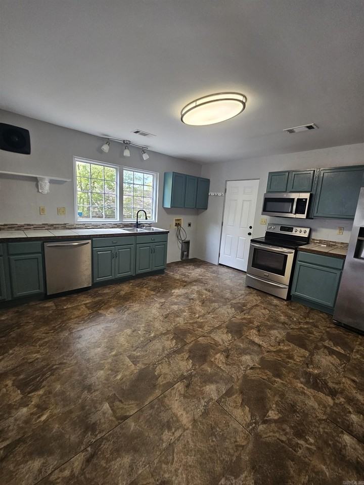 207 Afton St - Photo 3 of 10