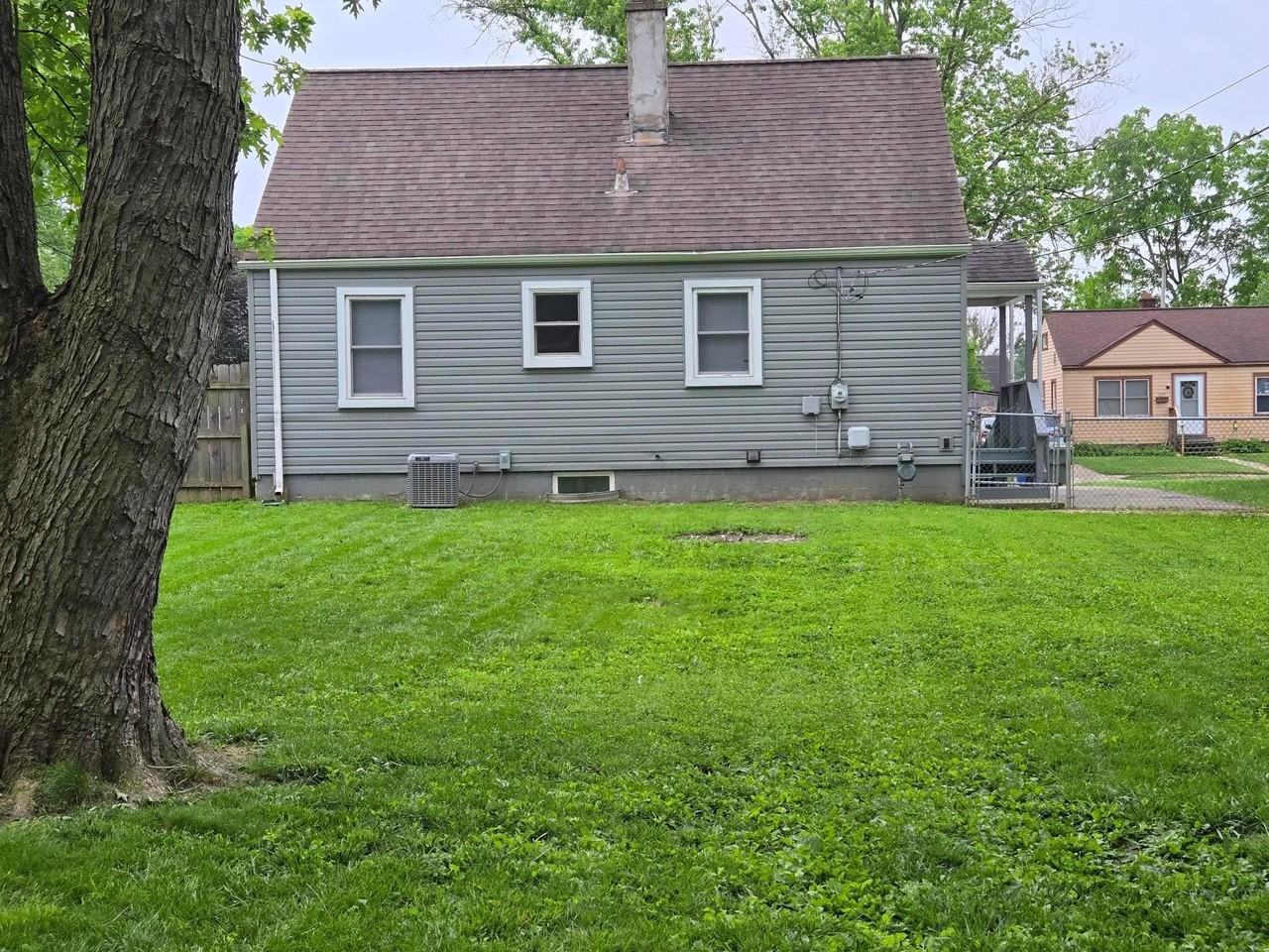 1238 Carolyn Ave - Photo 3 of 28