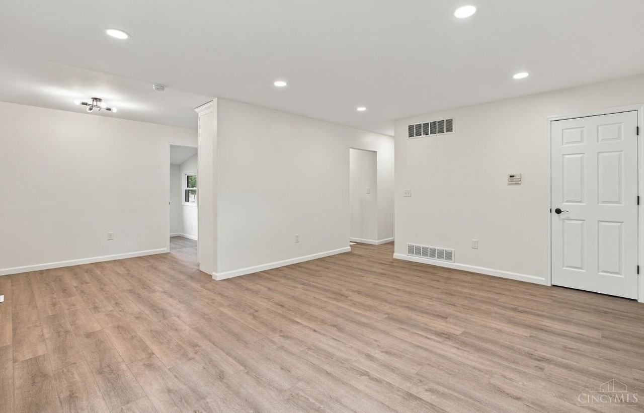 19 Miamiview Dr - Photo 6 of 44
