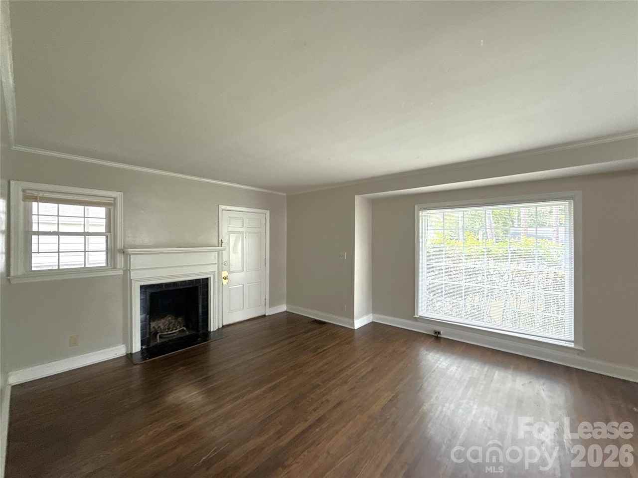 1412 Claridge Ln - Photo 3 of 13