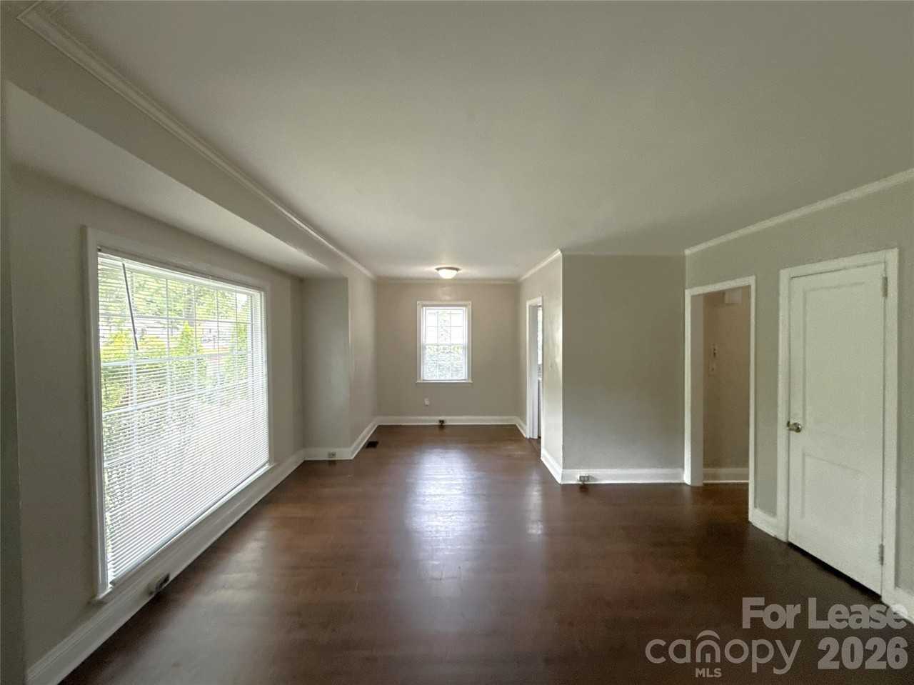 1412 Claridge Ln - Photo 4 of 13