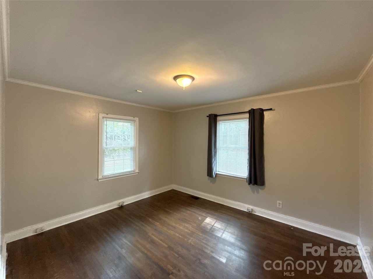 1412 Claridge Ln - Photo 7 of 13