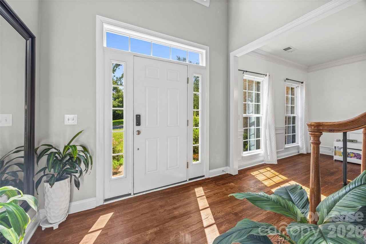 415 Fischer Rd - Photo 3 of 48
