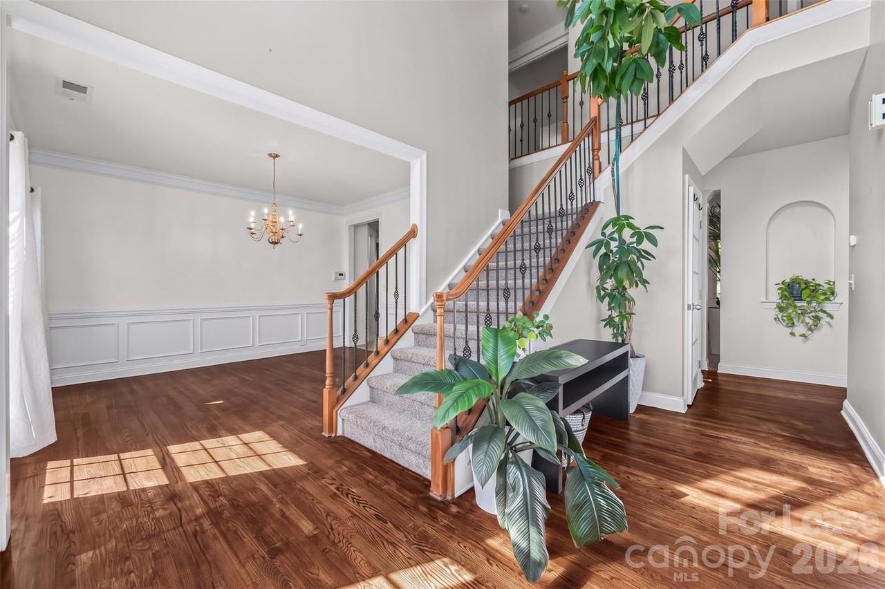 415 Fischer Rd - Photo 4 of 48