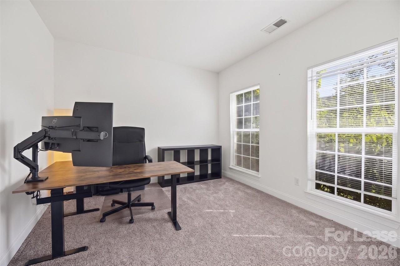 415 Fischer Rd - Photo 5 of 48