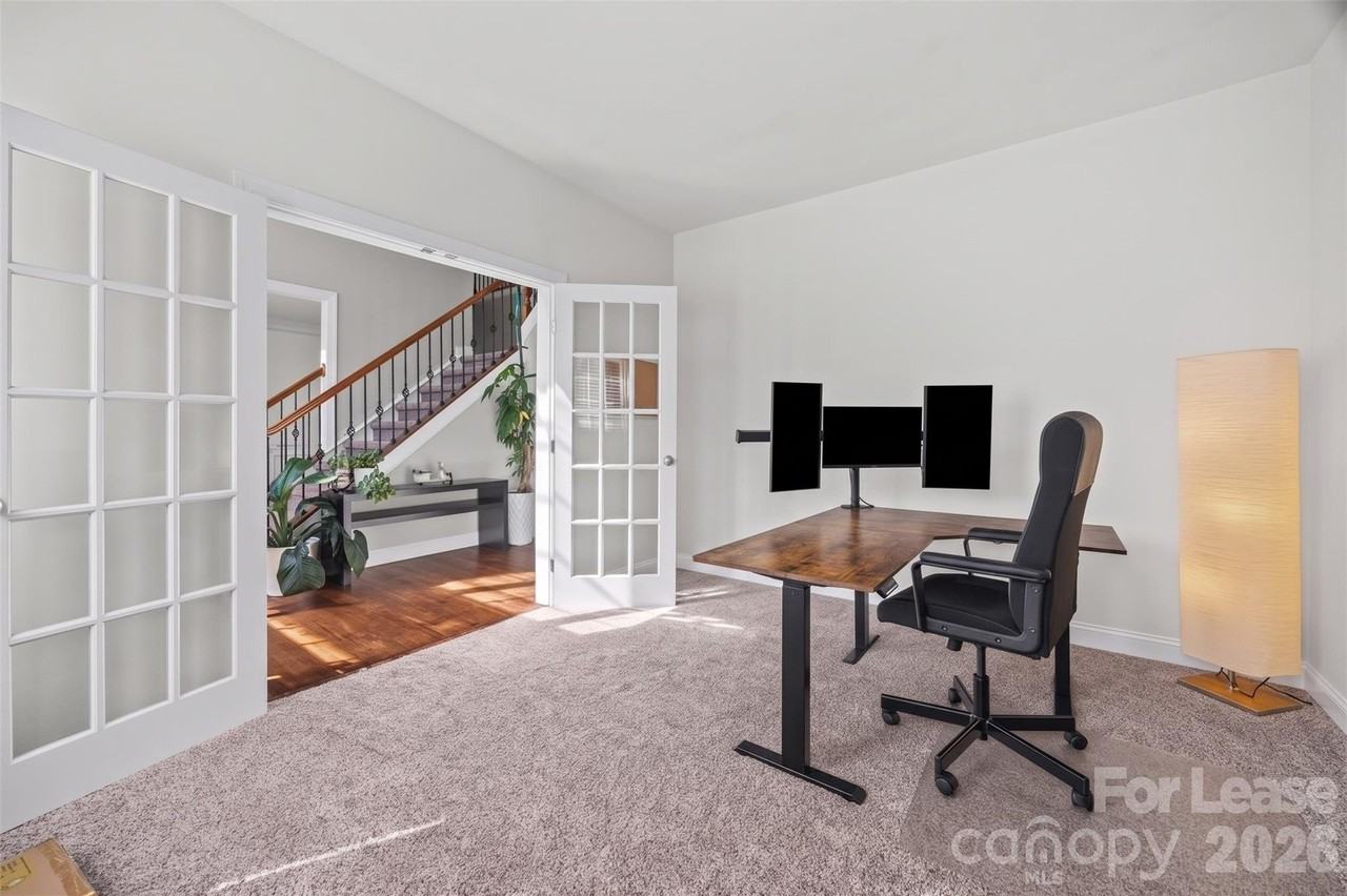 415 Fischer Rd - Photo 6 of 48