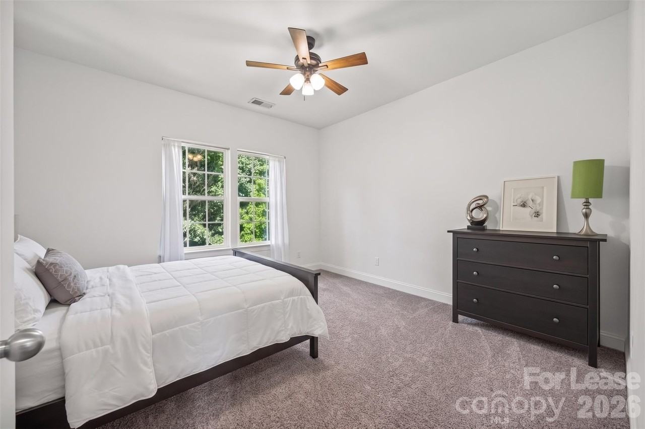 415 Fischer Rd - Photo 7 of 48