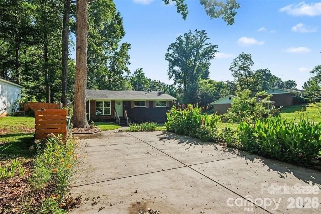 4023 Strangford Ave - Photo 2 of 15