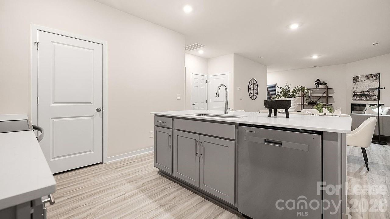 177 Logan Farms Drive - Photo 2 of 17