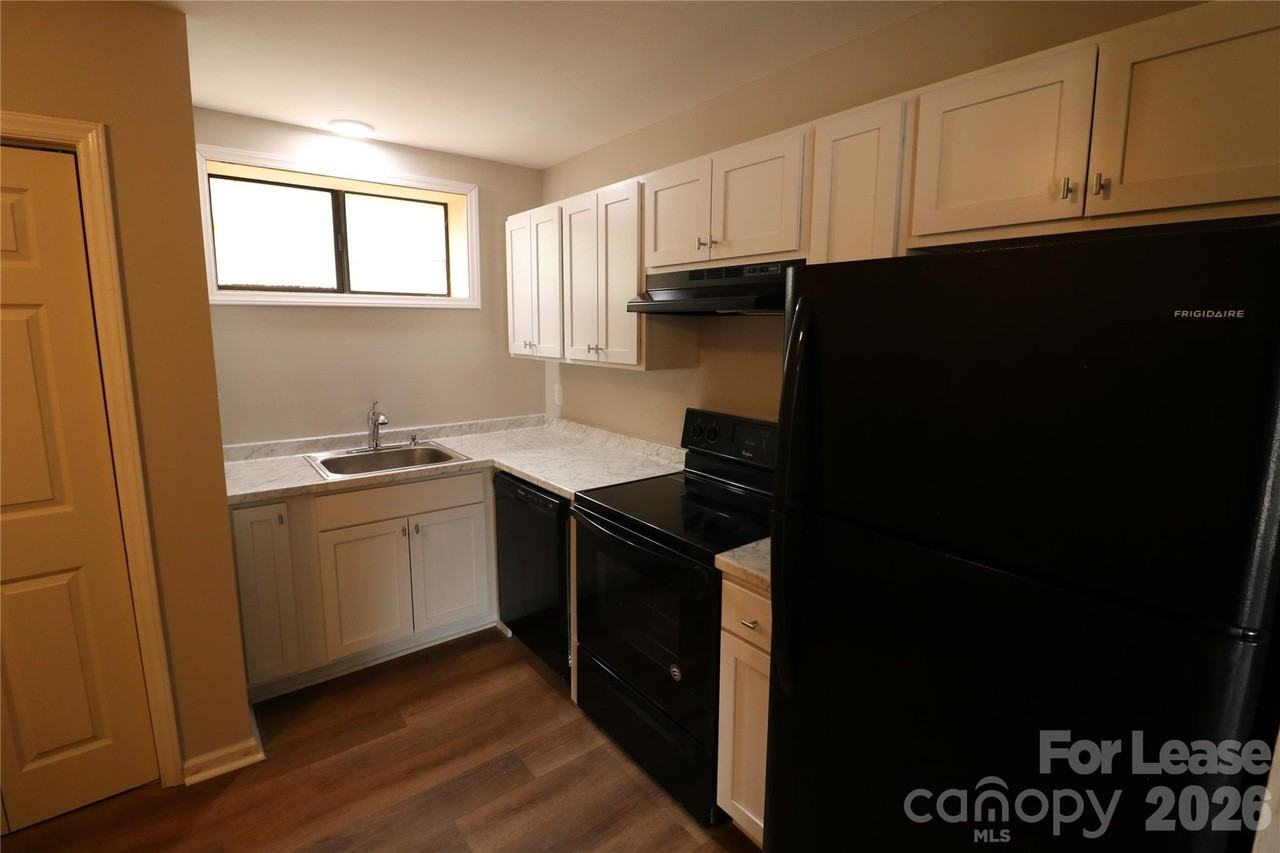 1 Circle St #5 - Photo 2 of 13