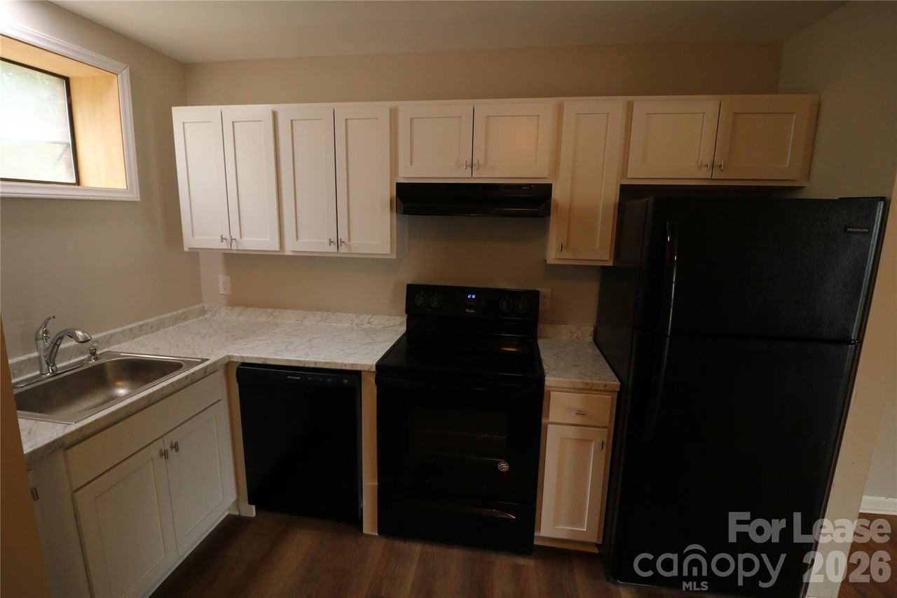 1 Circle St #5 - Photo 4 of 13