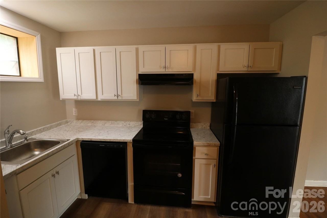 1 Circle St #5 - Photo 5 of 13