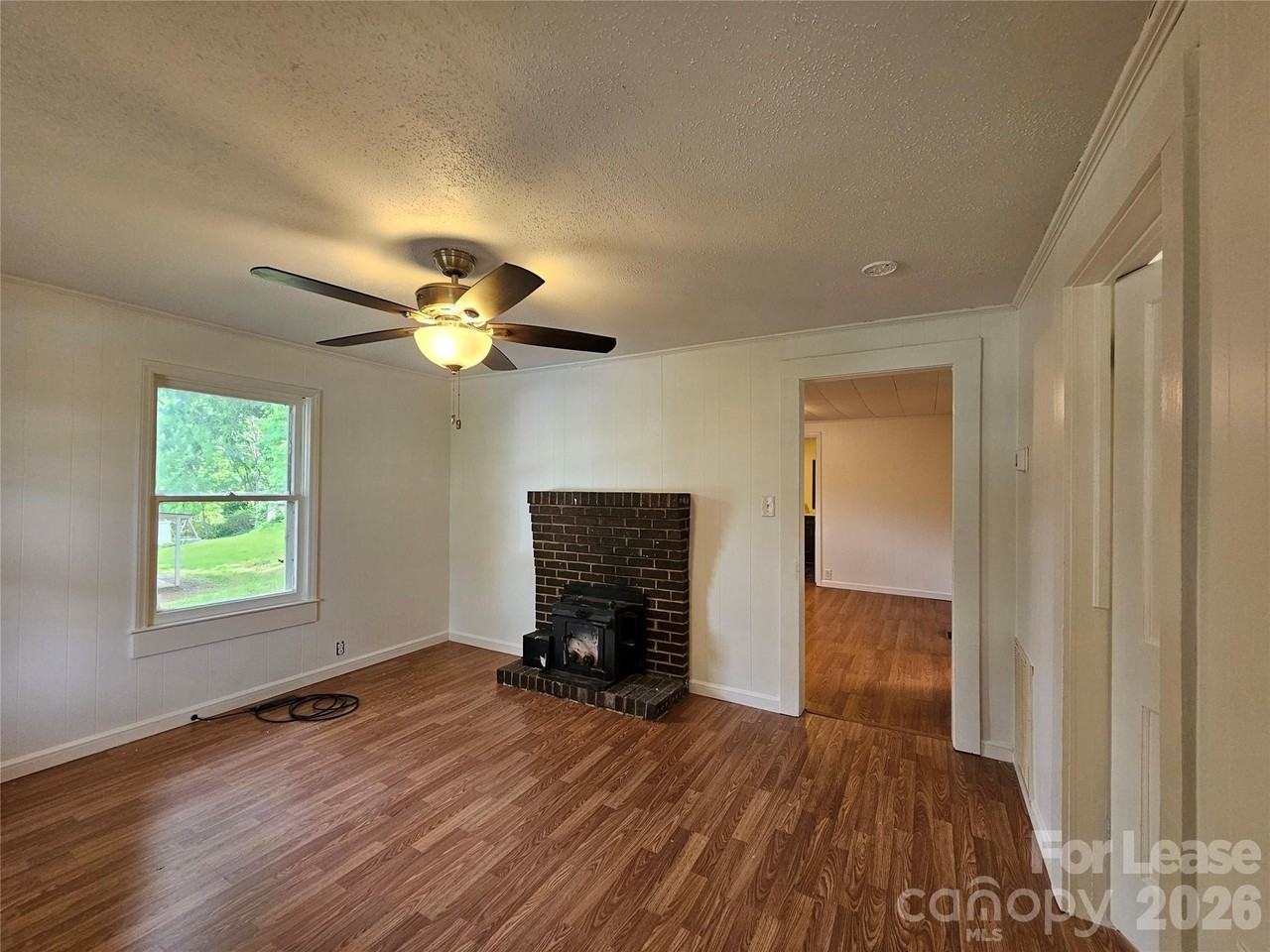 1641 Berkley St Sw - Photo 4 of 19