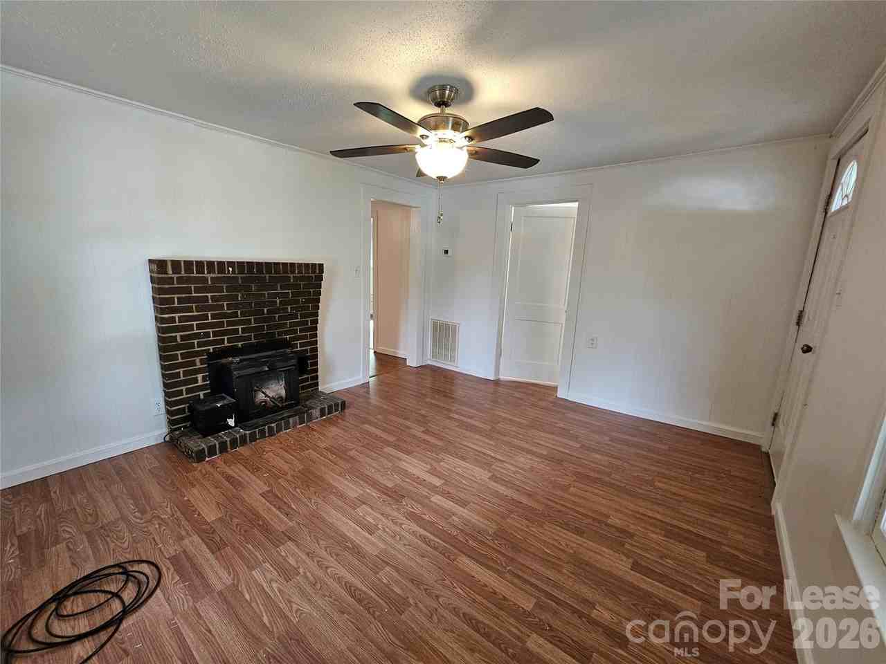 1641 Berkley St Sw - Photo 5 of 19