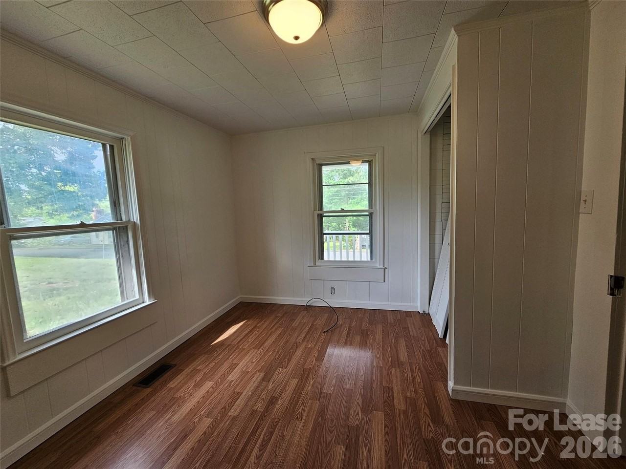 1641 Berkley St Sw - Photo 7 of 19