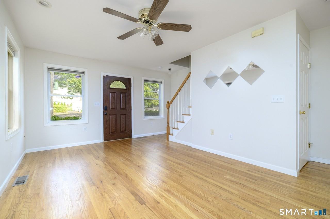 612 Black Rock Tpke #612 - Photo 3 of 19