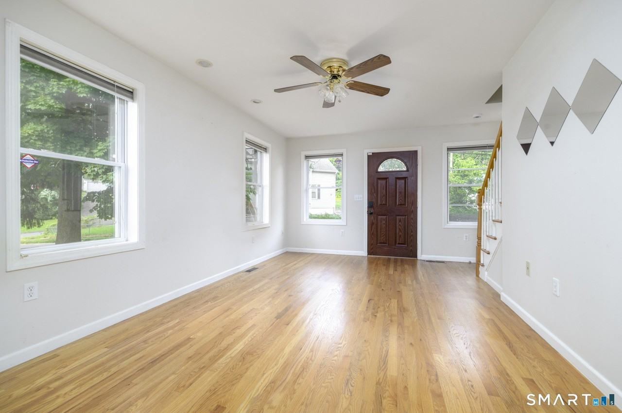 612 Black Rock Tpke #612 - Photo 4 of 19