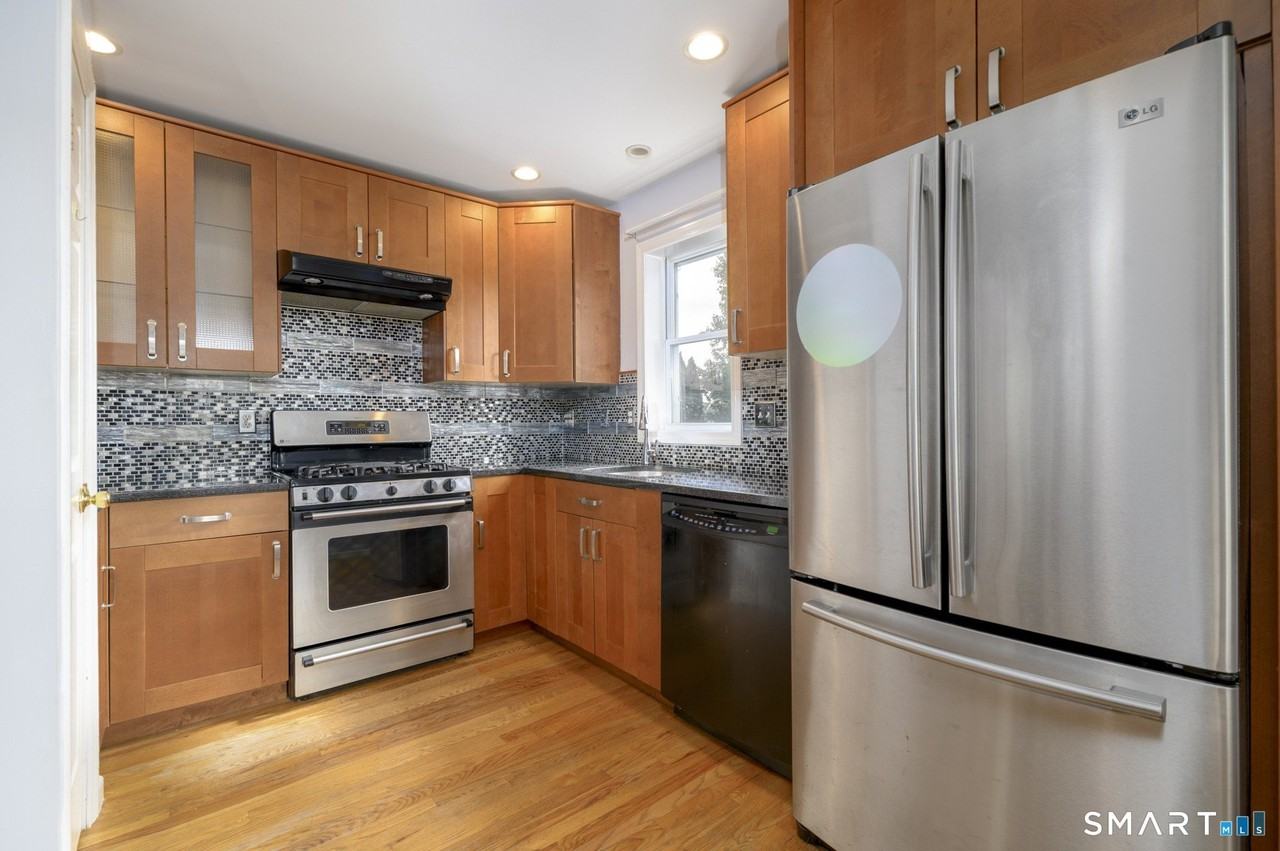 612 Black Rock Tpke #612 - Photo 7 of 19