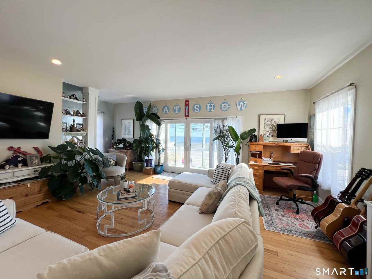 712 E Broadway - Photo 2 of 17