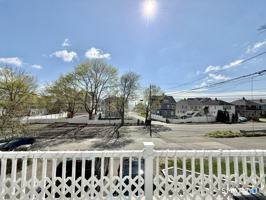 featured image of 39 Edgefield Ave