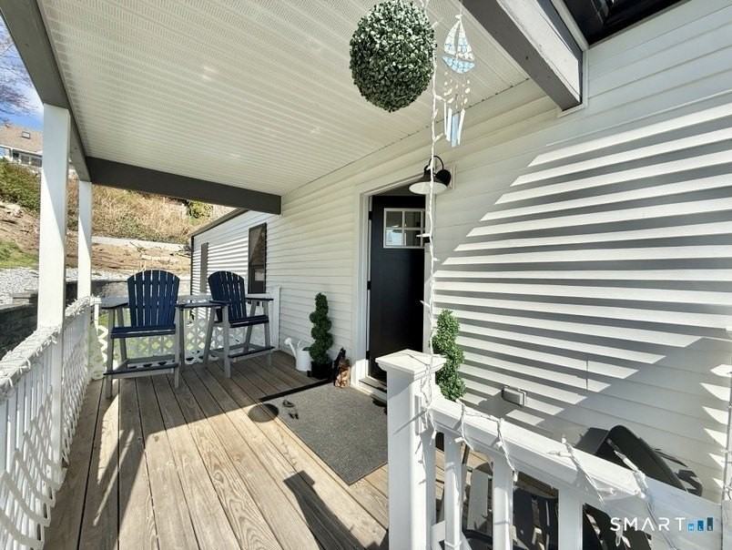 39 Edgefield Ave - Photo 2 of 28