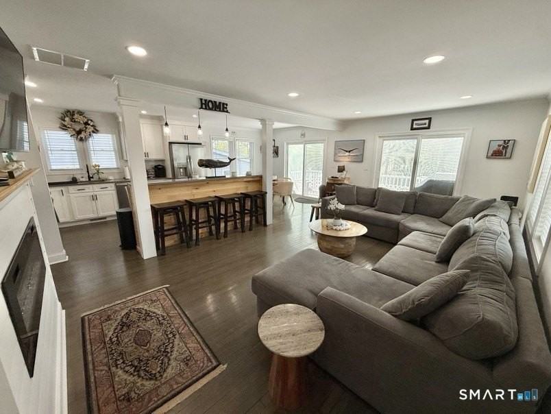 39 Edgefield Ave - Photo 3 of 28