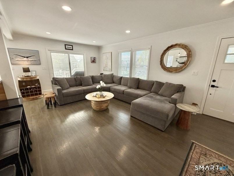 39 Edgefield Ave - Photo 4 of 28