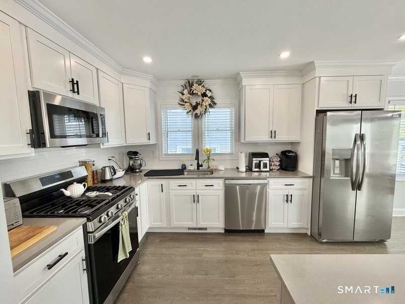 39 Edgefield Ave - Photo 6 of 28