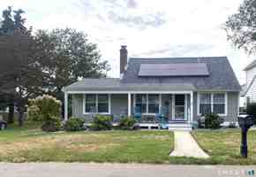 featured image of 16 Hammock Pkwy