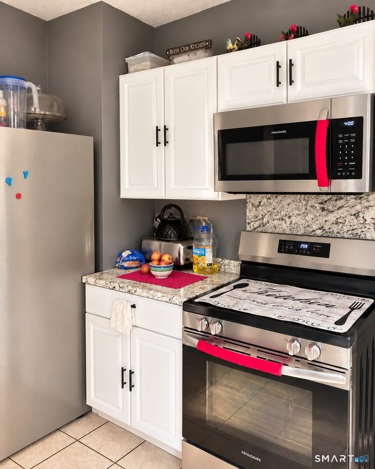 382 Shelton Ave - Photo 4 of 7