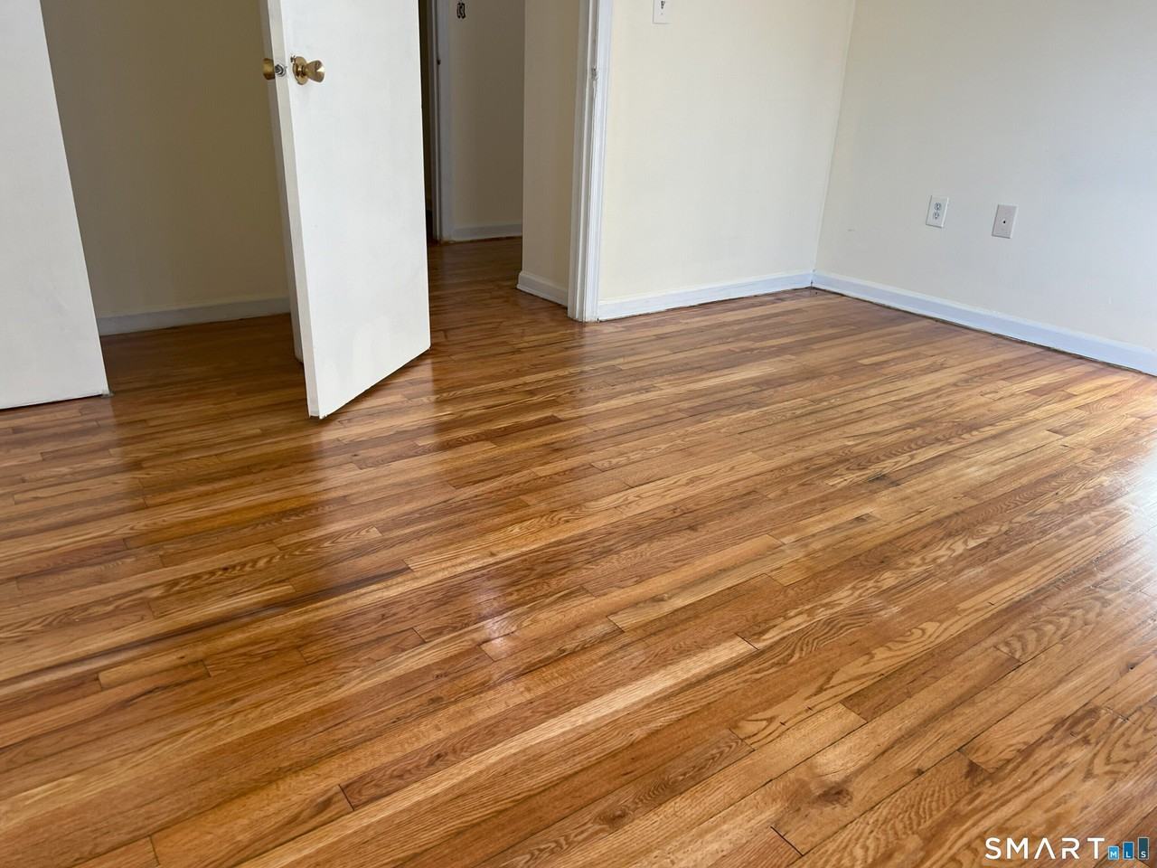 1044 Campbell Ave #4A - Photo 4 of 16