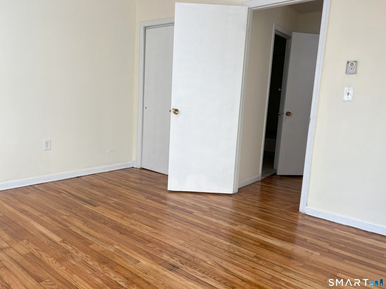1044 Campbell Ave #4A - Photo 5 of 16