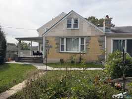 featured image of 40 Travis Ave