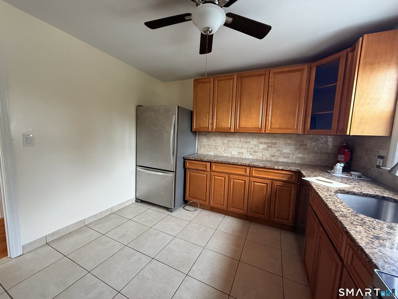 40 Travis Ave - Photo 5 of 18