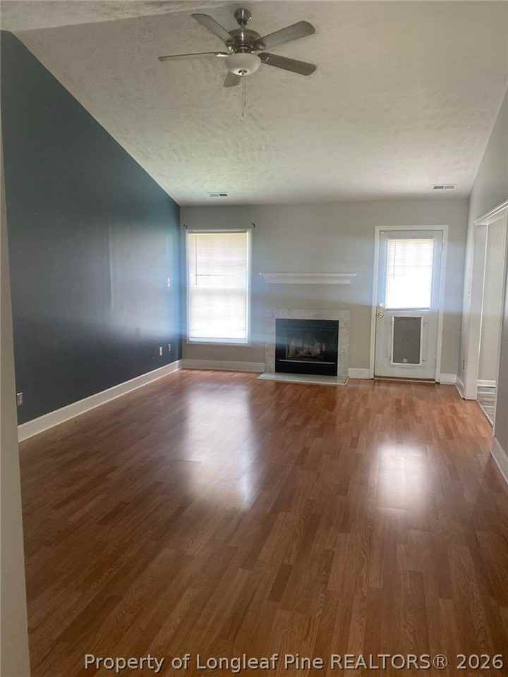 163 Independence Dr - Photo 2 of 9