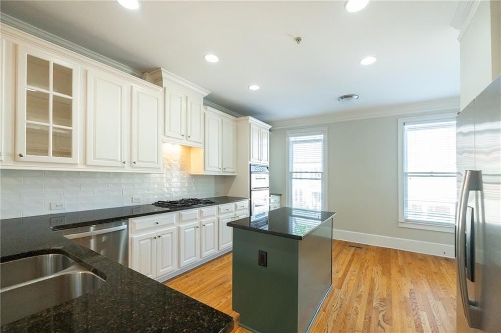 4746 Legacy Cove Ln - Photo 7 of 44