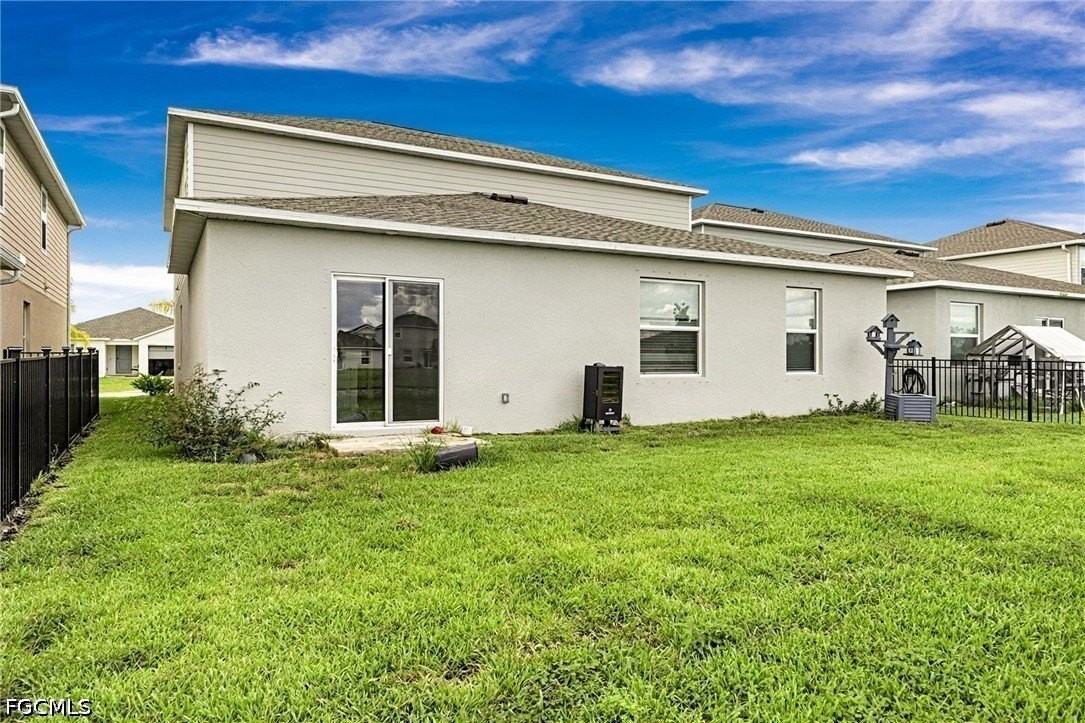 19734 Lavender Field Ct - Photo 5 of 27