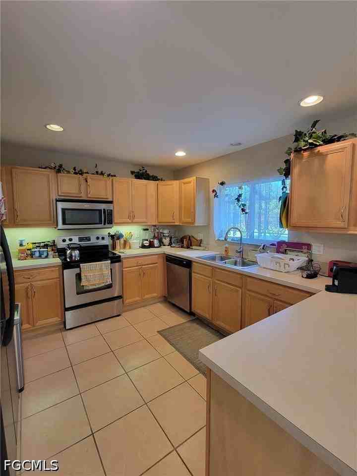 18141 Horizon View Blvd - Photo 6 of 14